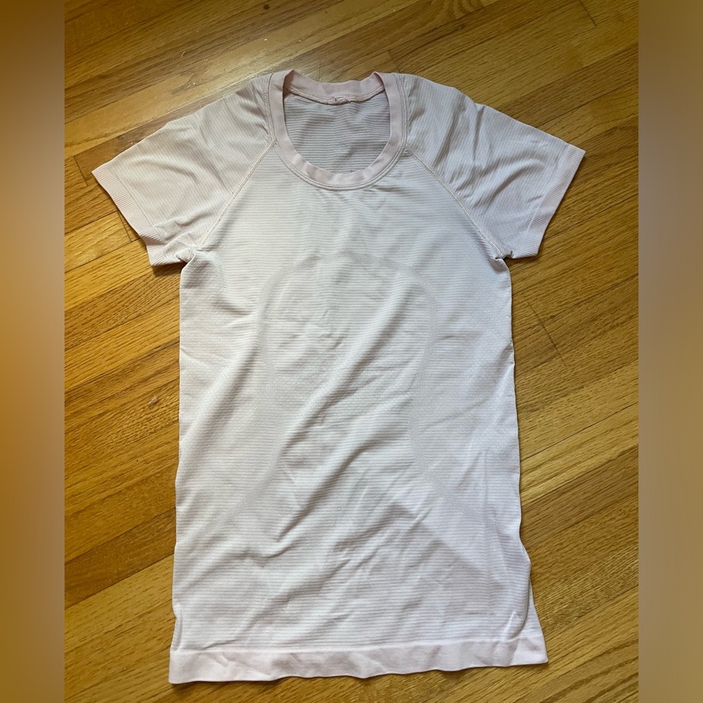 Lululemon swiftly tech short sleeved